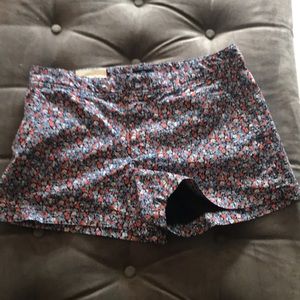 Gap shorts NWT